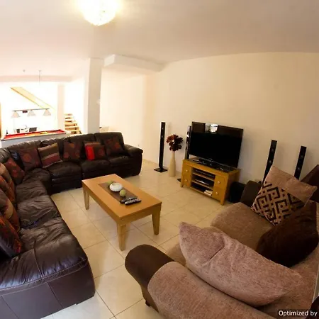 فيلة 44 Sea Views, Pool,games,hot Tub, Office With Computer+ Wifi